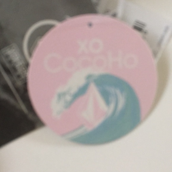 🐇 VOLCOM Aloha pineapple tee, size S (7/8), black - Picture 5 of 7